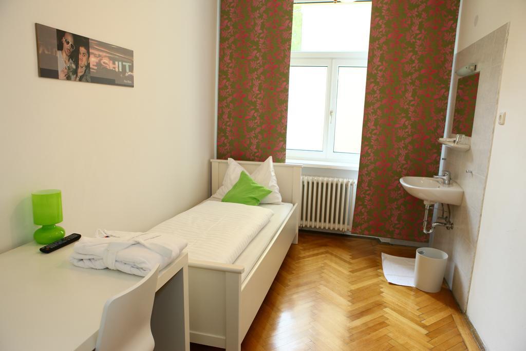 Hostel & Guesthouse Kaiser 23 Viena Quarto foto